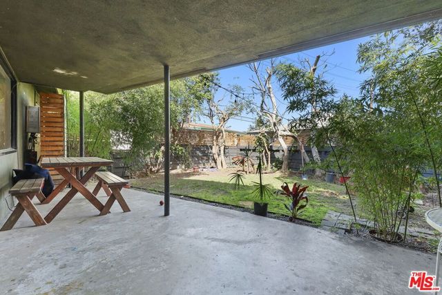 3765 Arbolada Road, Los Angeles, CA 90027