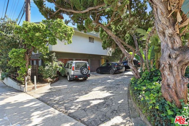 3765 Arbolada Road, Los Angeles, CA 90027