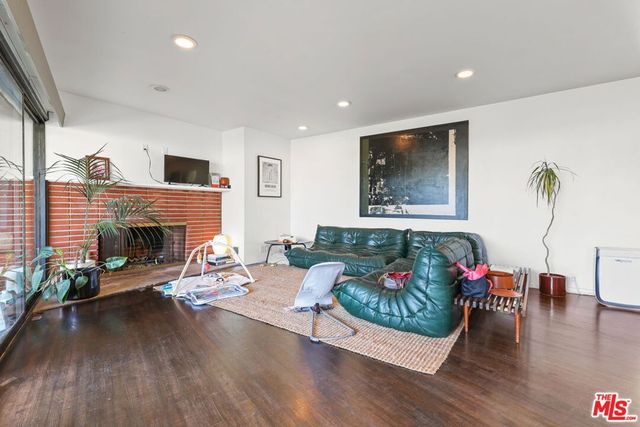 3765 Arbolada Road, Los Angeles, CA 90027