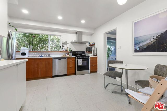 3765 Arbolada Road, Los Angeles, CA 90027