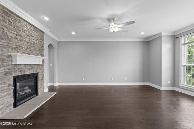 182 Washington Commons Dr, Mt Washington, KY 40047