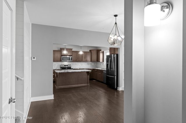 182 Washington Commons Dr, Mt Washington, KY 40047