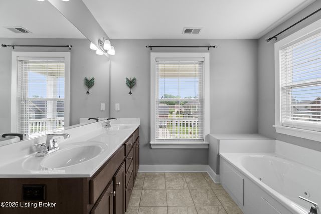 182 Washington Commons Dr, Mt Washington, KY 40047