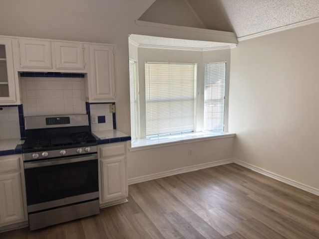 306 Cimarron Trail, Irving, TX 75063