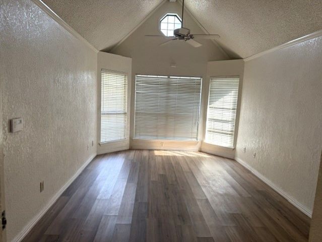 306 Cimarron Trail, Irving, TX 75063