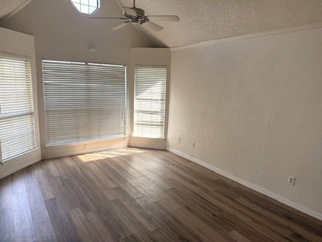 306 Cimarron Trail, Irving, TX 75063