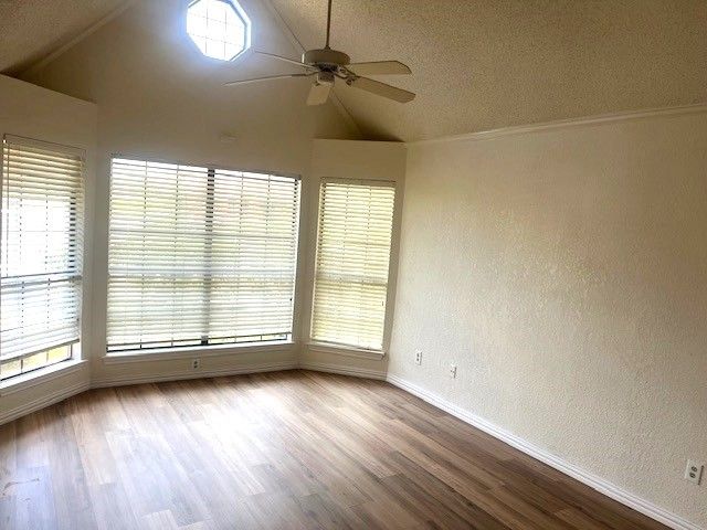 306 Cimarron Trail, Irving, TX 75063