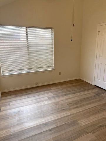 306 Cimarron Trail, Irving, TX 75063