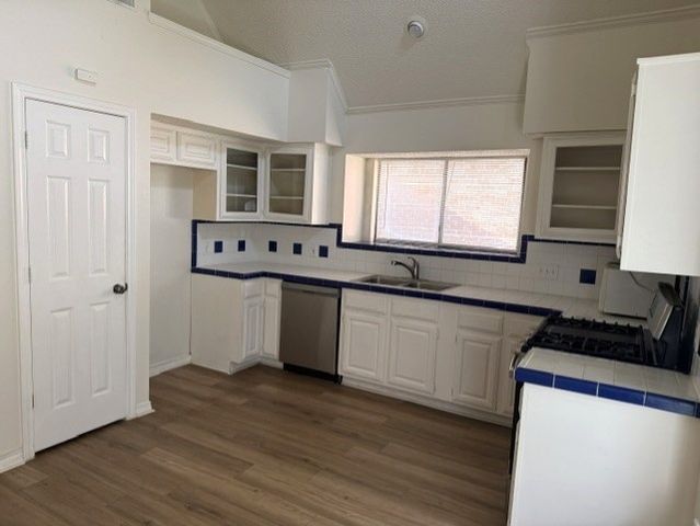 306 Cimarron Trail, Irving, TX 75063