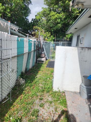 1261 NW 24th St 2, Miami, FL 33142