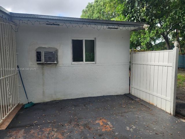 1261 NW 24th St 2, Miami, FL 33142