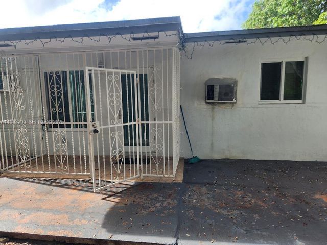 1261 NW 24th St 2, Miami, FL 33142