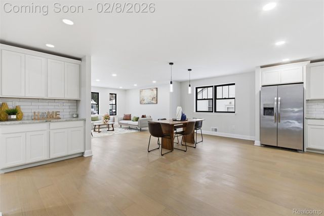 23708 E Lexington Avenue E, Eastpointe, MI 48021