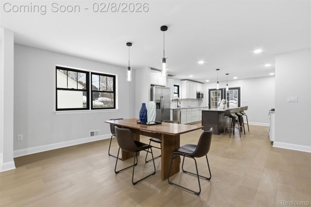 23708 E Lexington Avenue E, Eastpointe, MI 48021