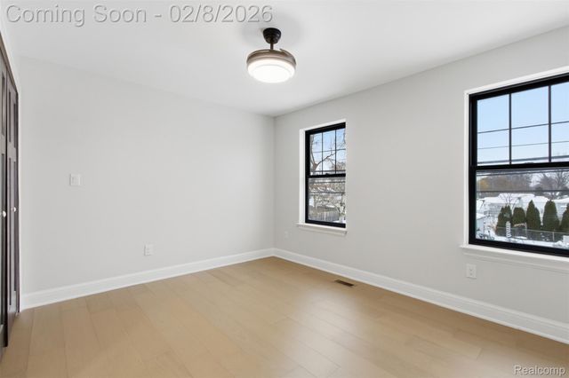 23708 E Lexington Avenue E, Eastpointe, MI 48021