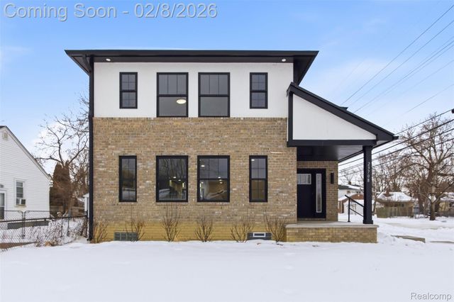 23708 E Lexington Avenue E, Eastpointe, MI 48021