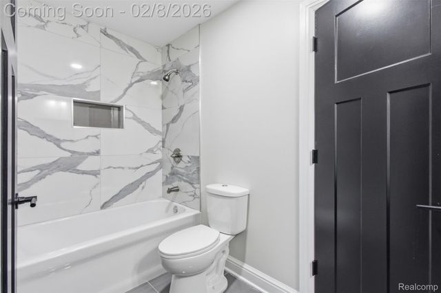 23708 E Lexington Avenue E, Eastpointe, MI 48021