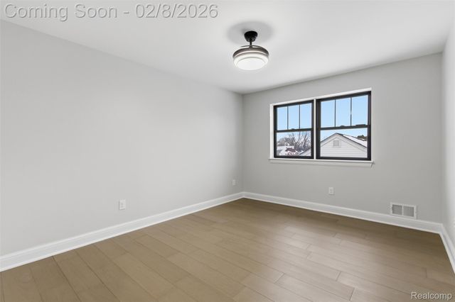 23708 E Lexington Avenue E, Eastpointe, MI 48021