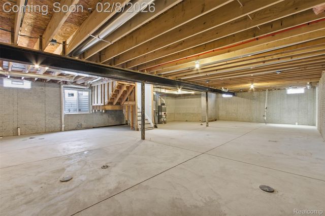 23708 E Lexington Avenue E, Eastpointe, MI 48021