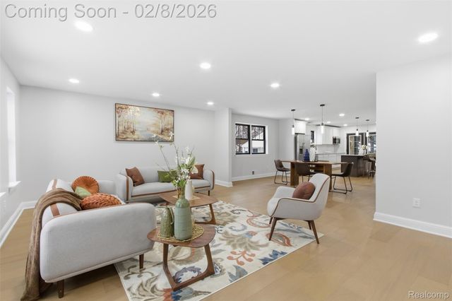 23708 E Lexington Avenue E, Eastpointe, MI 48021