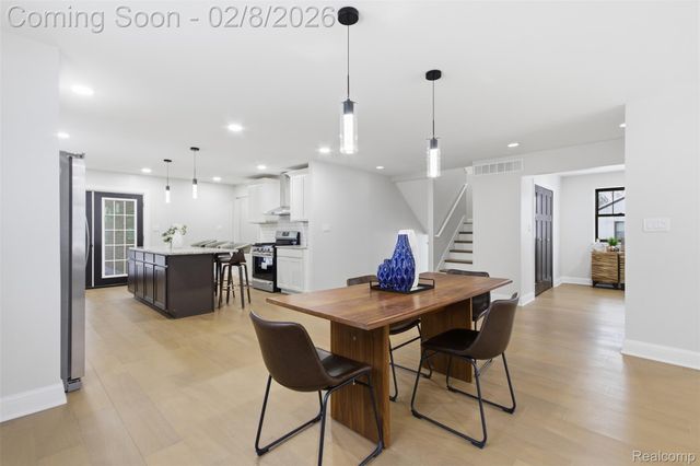 23708 E Lexington Avenue E, Eastpointe, MI 48021