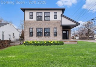 23708 E Lexington Avenue E, Eastpointe, MI 48021