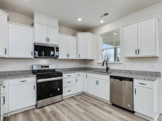 1584 Briar Brook Lane, Zebulon, NC 27597