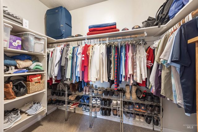 4202 W Peak Cloud Dr, Meridian, ID 83642