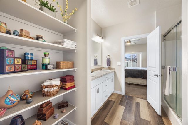 4202 W Peak Cloud Dr, Meridian, ID 83642