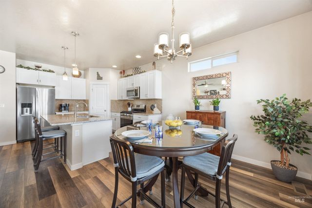 4202 W Peak Cloud Dr, Meridian, ID 83642