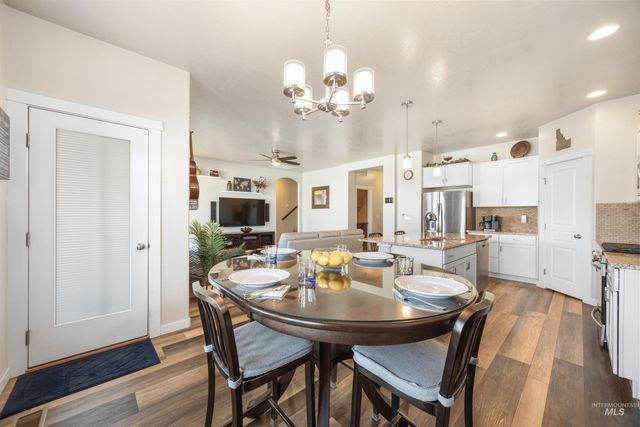 4202 W Peak Cloud Dr, Meridian, ID 83642