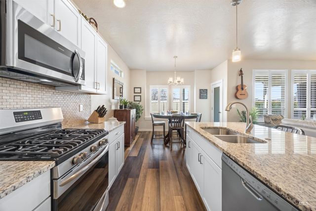 4202 W Peak Cloud Dr, Meridian, ID 83642