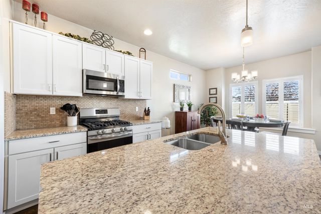 4202 W Peak Cloud Dr, Meridian, ID 83642