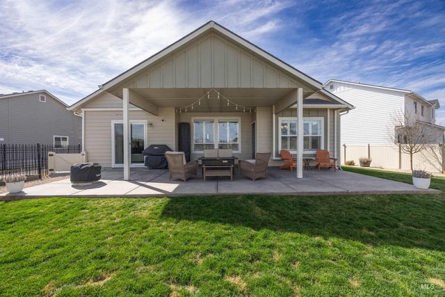 4202 W Peak Cloud Dr, Meridian, ID 83642