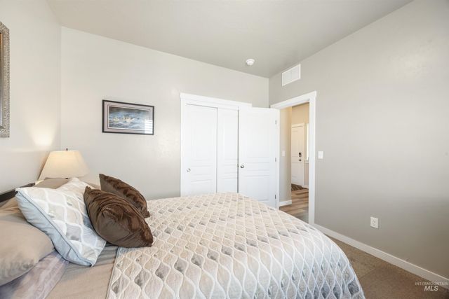 4202 W Peak Cloud Dr, Meridian, ID 83642