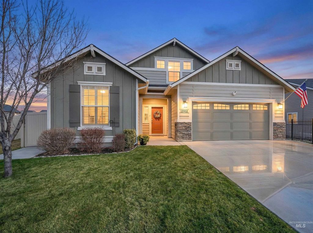 4202 W Peak Cloud Dr, Meridian, ID 83642