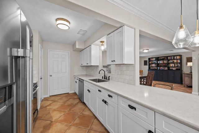 16119 La Avenida Drive, Houston, TX 77062