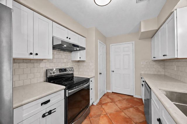 16119 La Avenida Drive, Houston, TX 77062