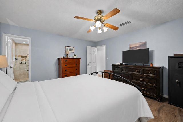 16119 La Avenida Drive, Houston, TX 77062