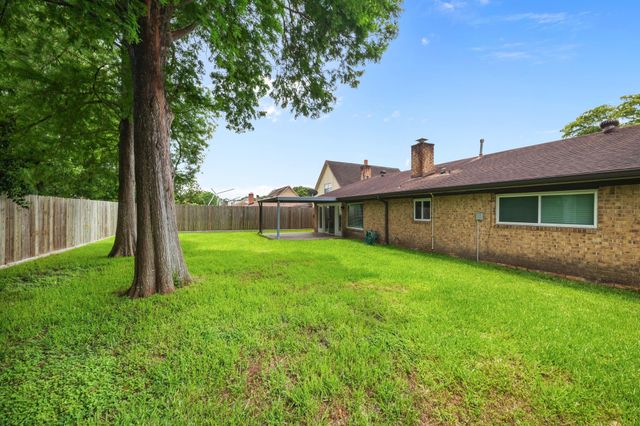16119 La Avenida Drive, Houston, TX 77062