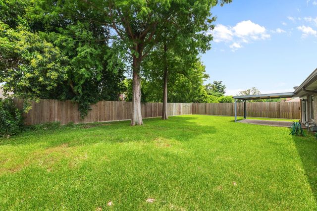 16119 La Avenida Drive, Houston, TX 77062