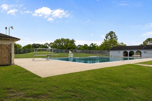 16119 La Avenida Drive, Houston, TX 77062