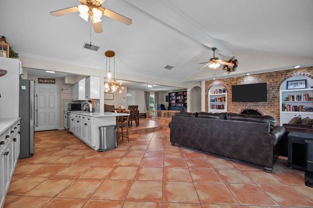 16119 La Avenida Drive, Houston, TX 77062