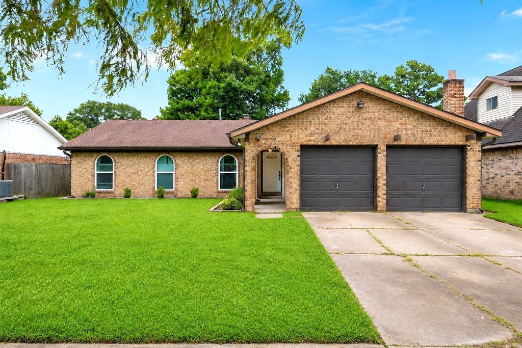 16119 La Avenida Drive, Houston, TX 77062