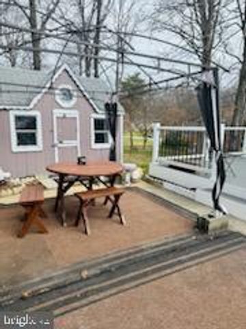 6810 ROBINIA RD, Temple Hills, MD 20748