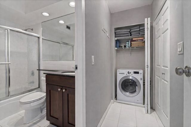 3033 N Sheridan Road 1608, Chicago, IL 60657