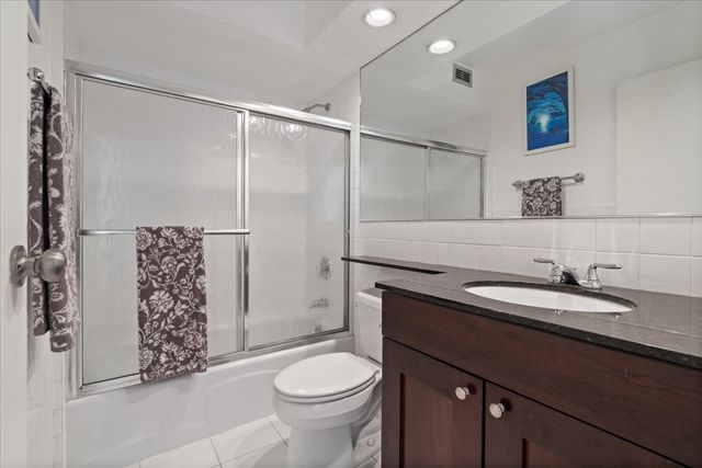 3033 N Sheridan Road 1608, Chicago, IL 60657