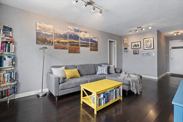 3033 N Sheridan Road 1608, Chicago, IL 60657