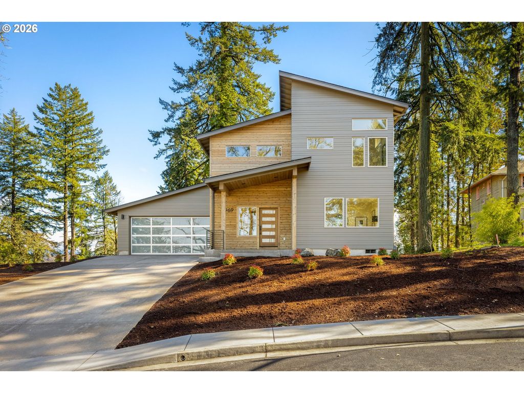 2969 CAPITAL Dr, Eugene, OR 97403