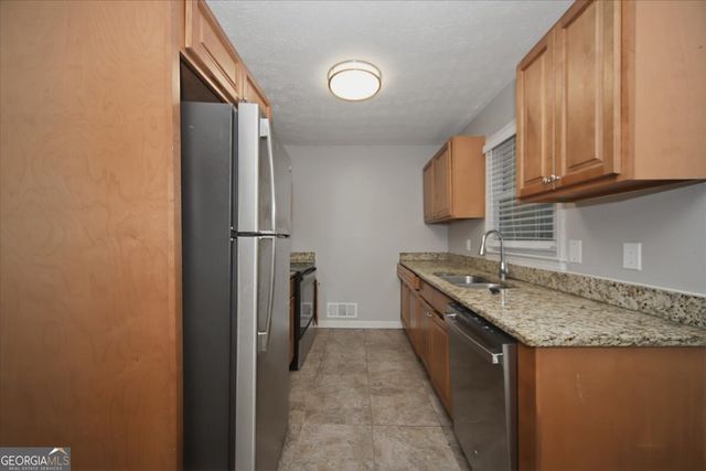 4635 Hamlet Walk SE, Conyers, GA 30094